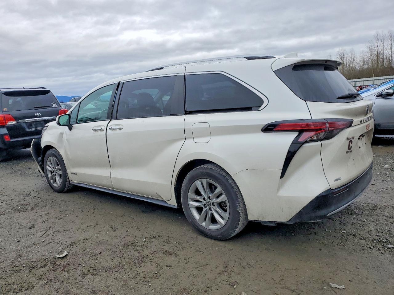 2021 TOYOTA SIENNA