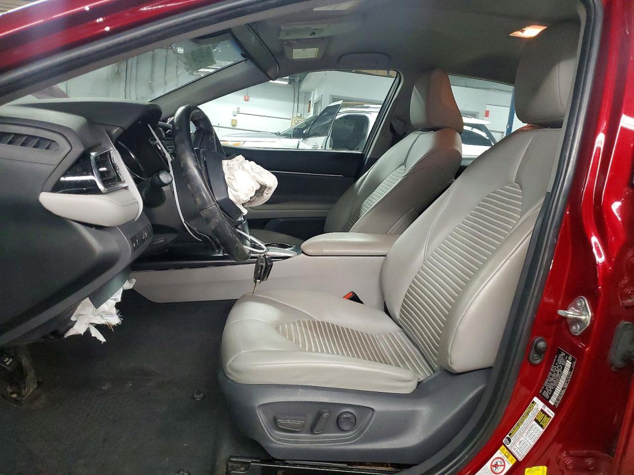 2018 TOYOTA CAMRY