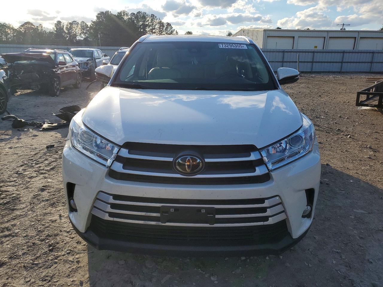 2018 TOYOTA HIGHLANDER