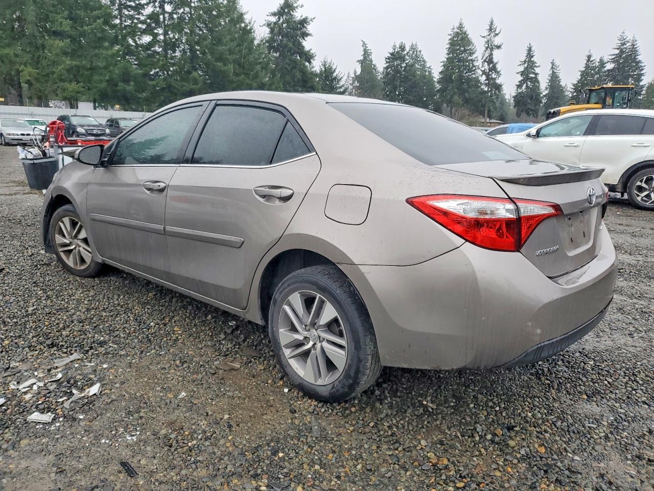2015 TOYOTA COROLLA
