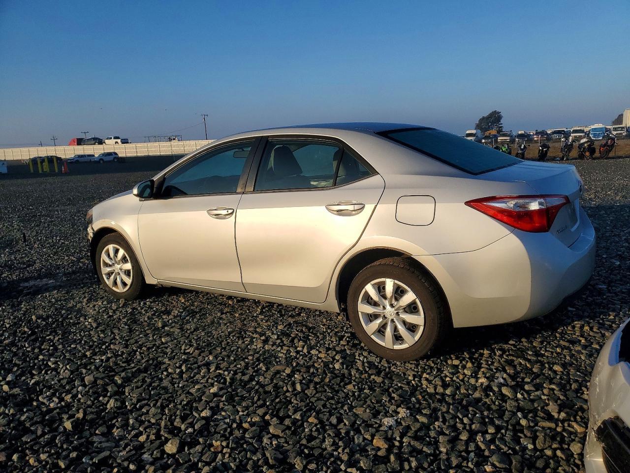 2015 TOYOTA COROLLA