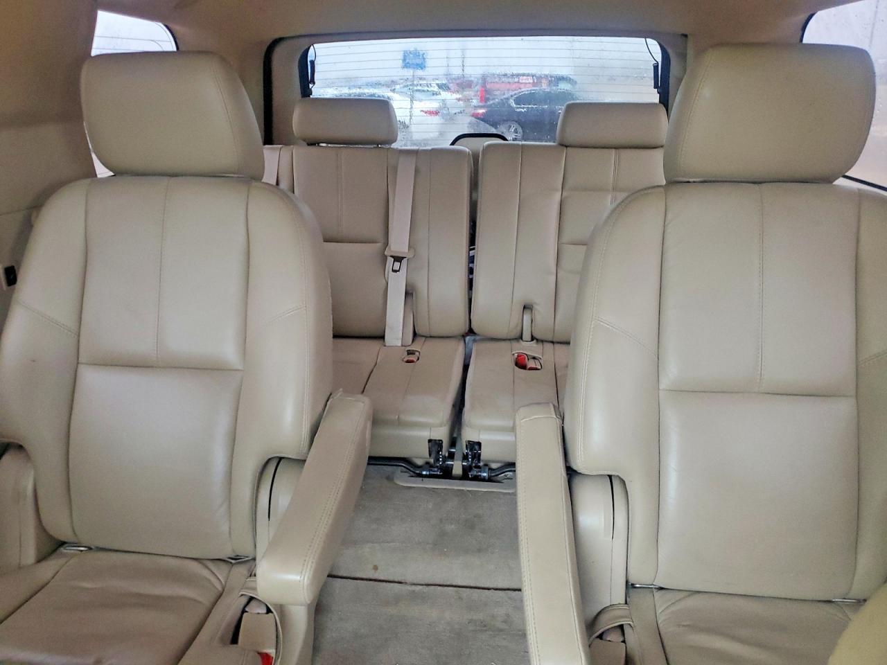 2011 CHEVROLET Tahoe