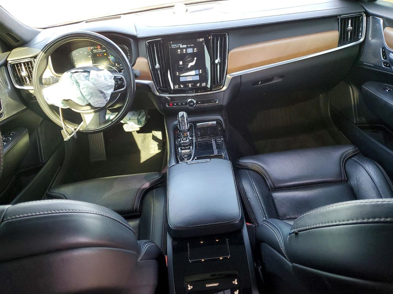 2018 VOLVO S90