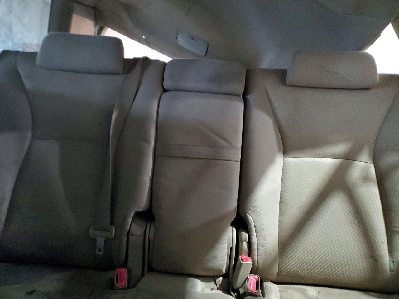 2004 TOYOTA HIGHLANDER