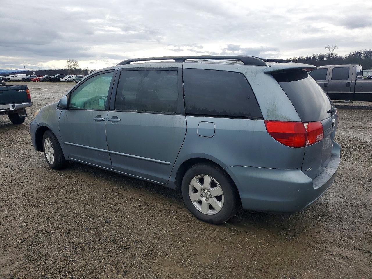 2004 TOYOTA SIENNA