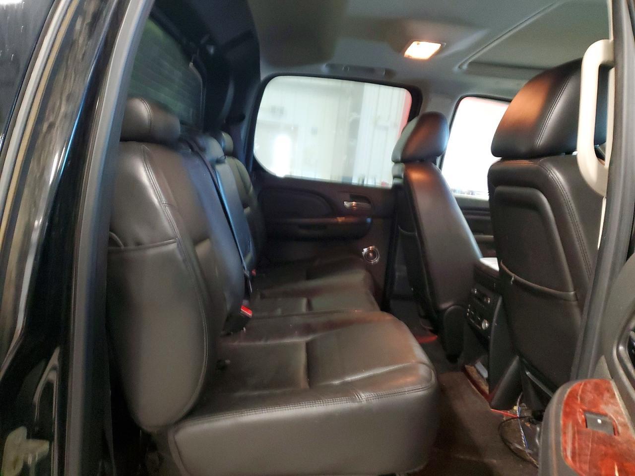 2013 CADILLAC Escalade EXT