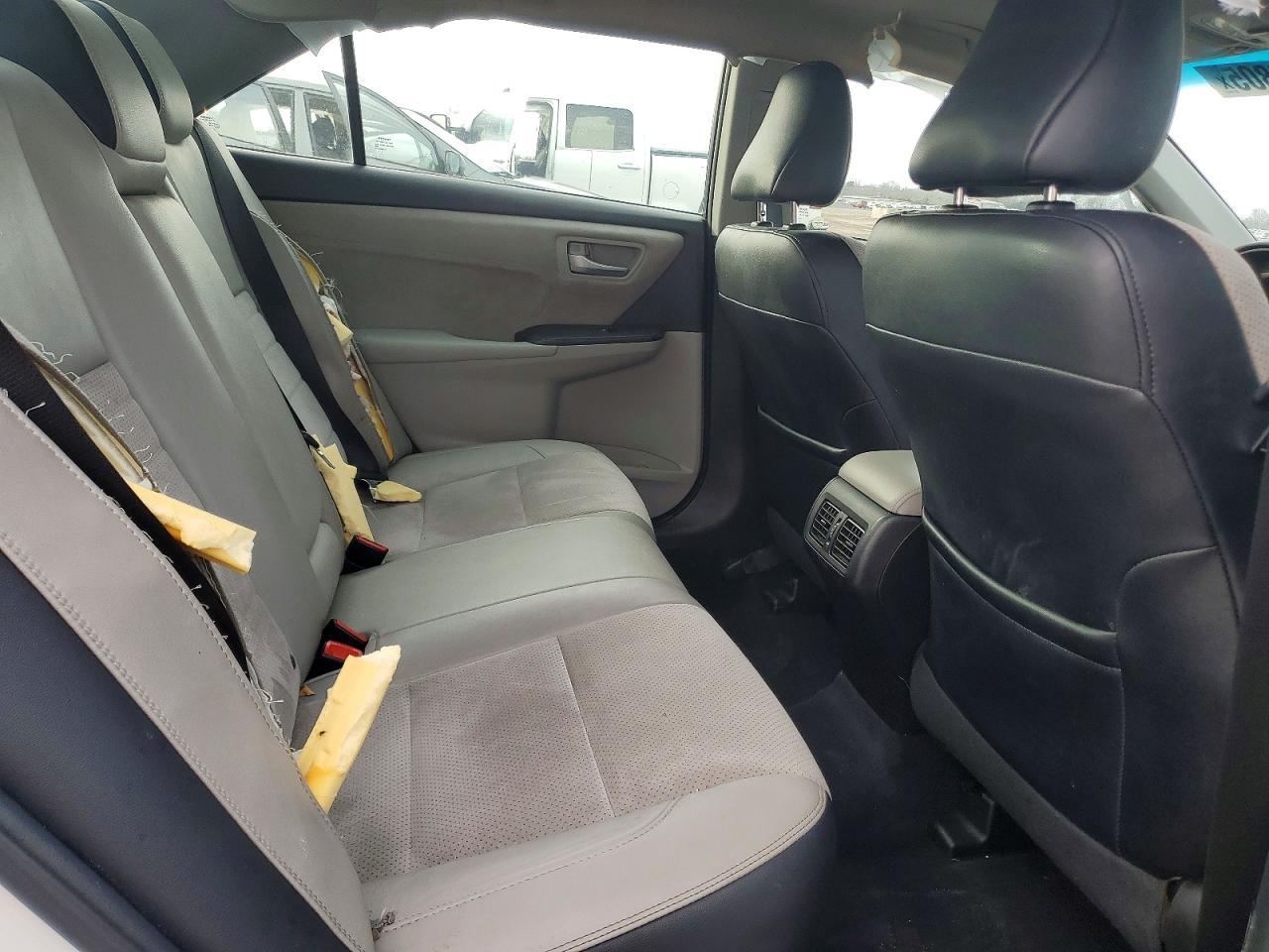 2016 TOYOTA CAMRY