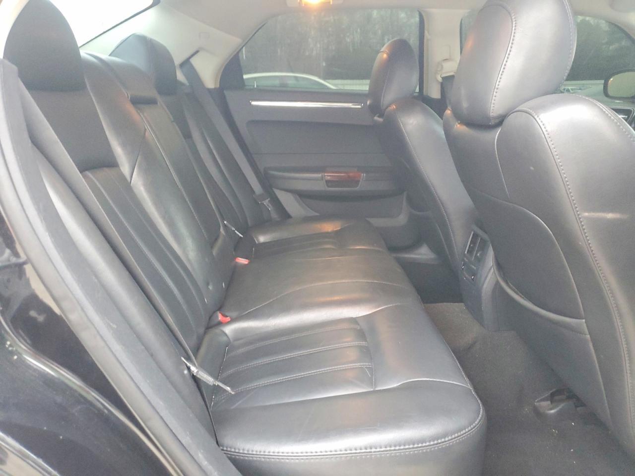 2010 CHRYSLER 300