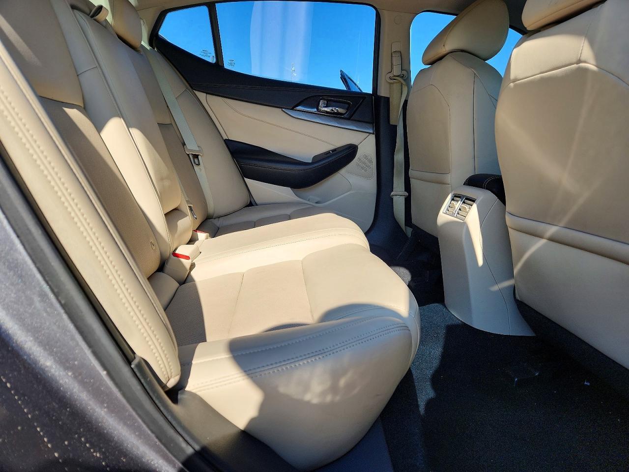 2017 NISSAN Maxima