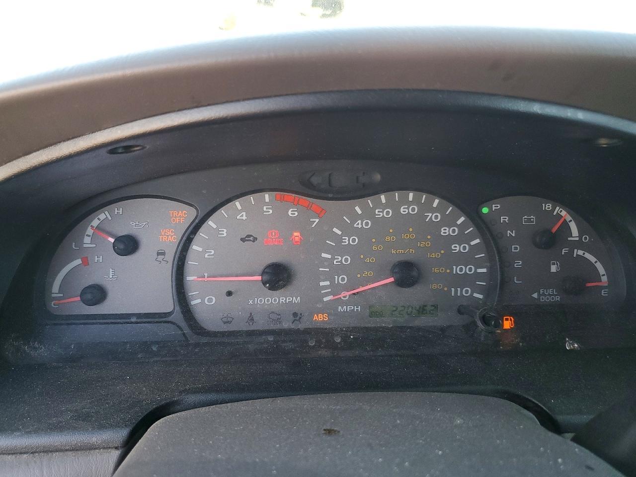 2002 TOYOTA Sequoia