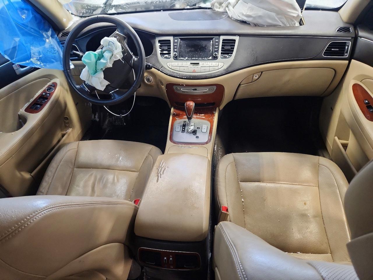 2013 HYUNDAI GENESIS