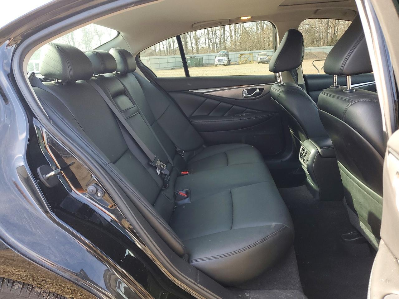 2016 INFINITI Q50