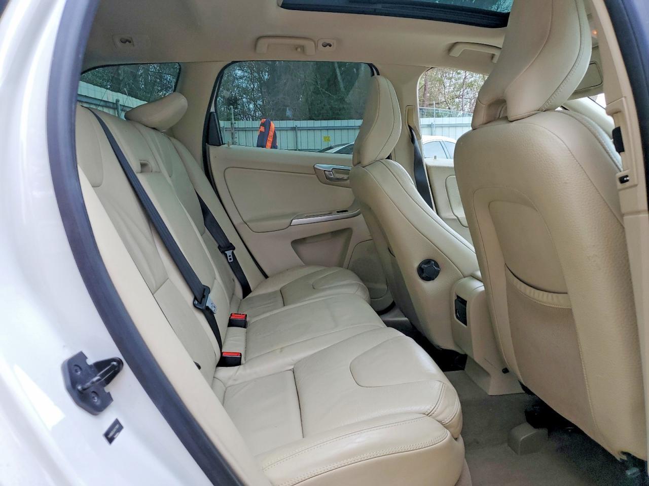 2010 VOLVO XC60