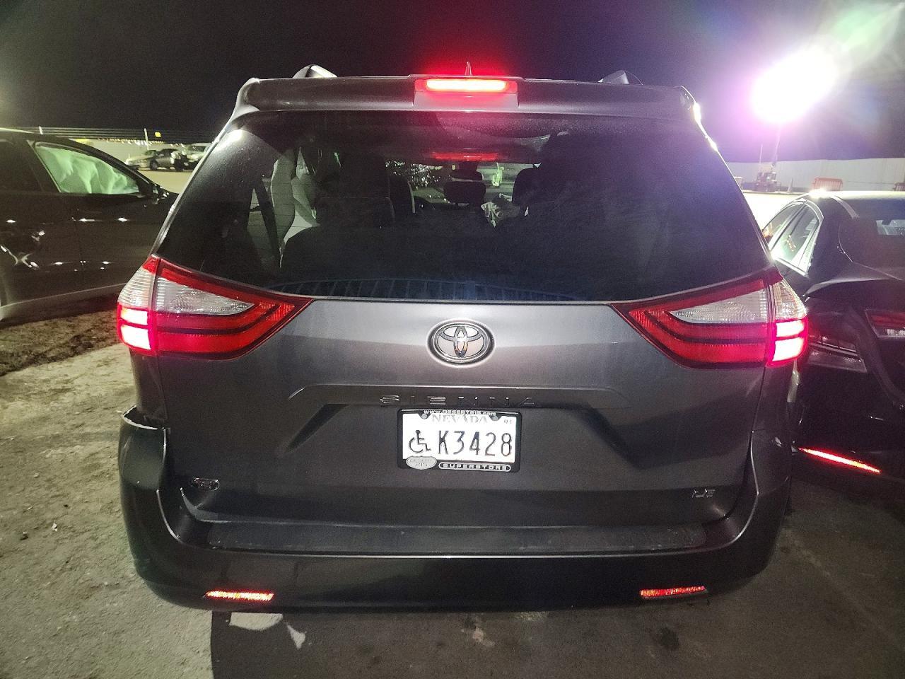 2018 TOYOTA SIENNA