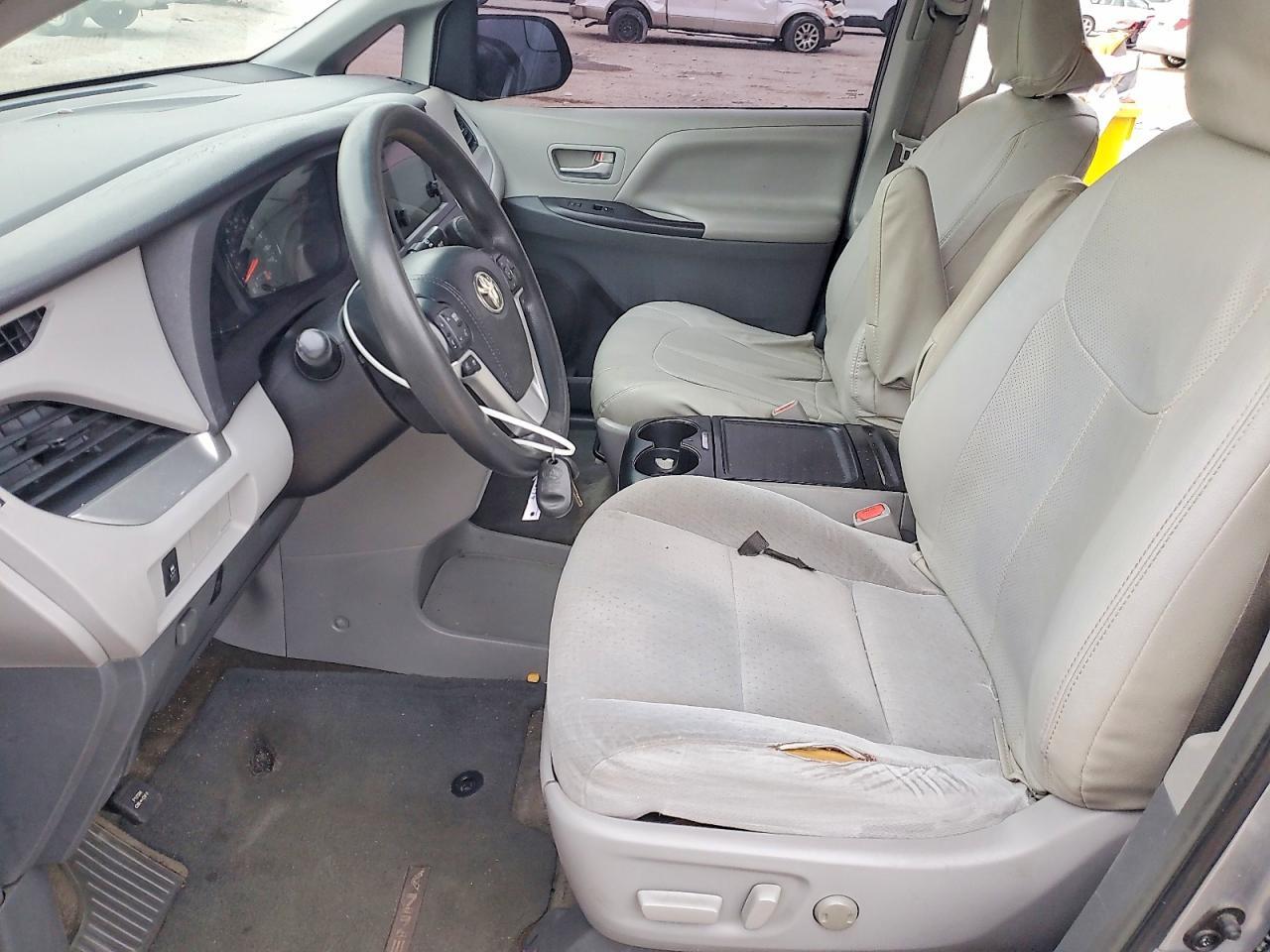 2015 TOYOTA SIENNA