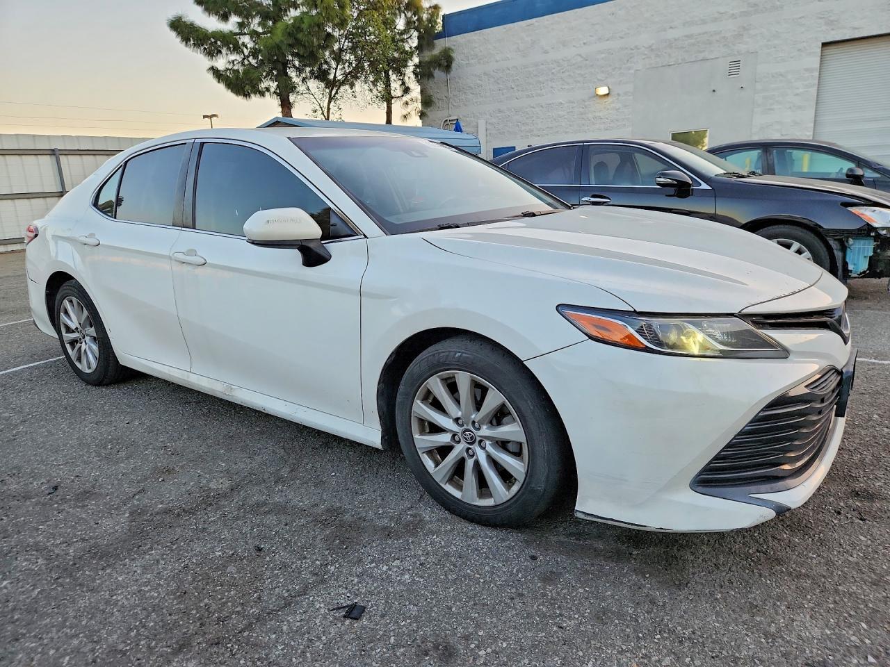 2018 TOYOTA CAMRY