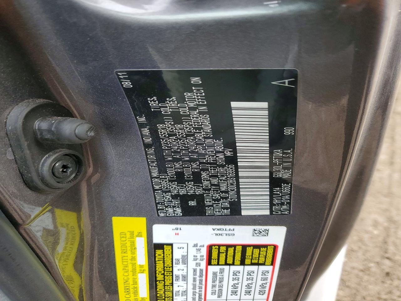 2011 TOYOTA SIENNA