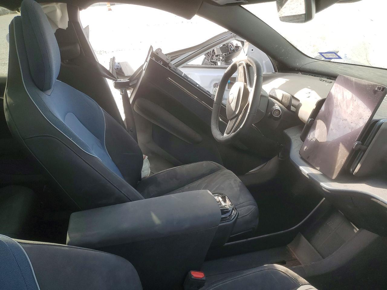 2025 VOLVO Ex30