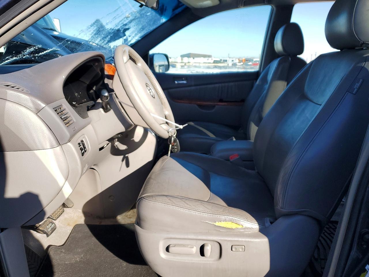 2006 TOYOTA SIENNA