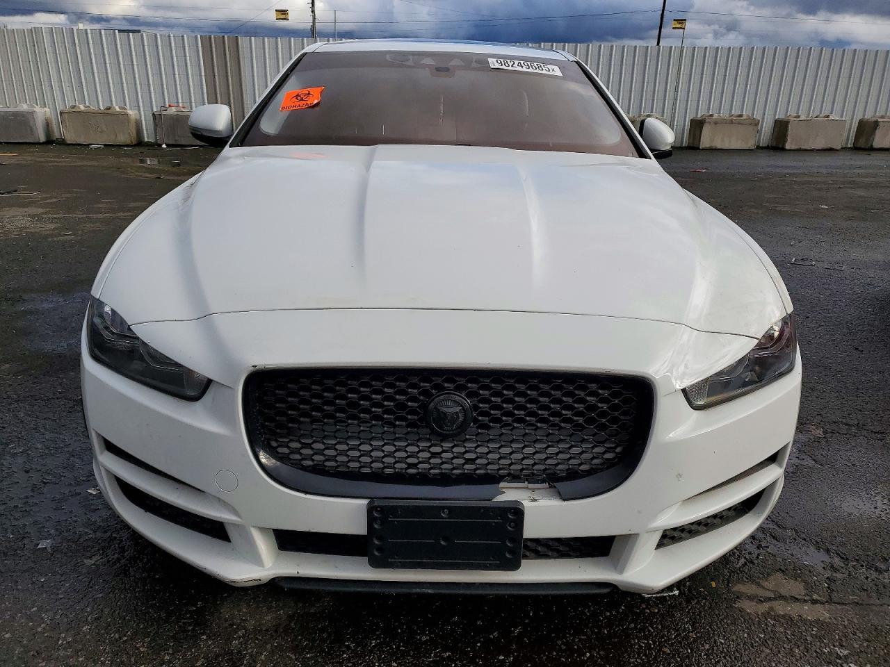 2017 JAGUAR XE