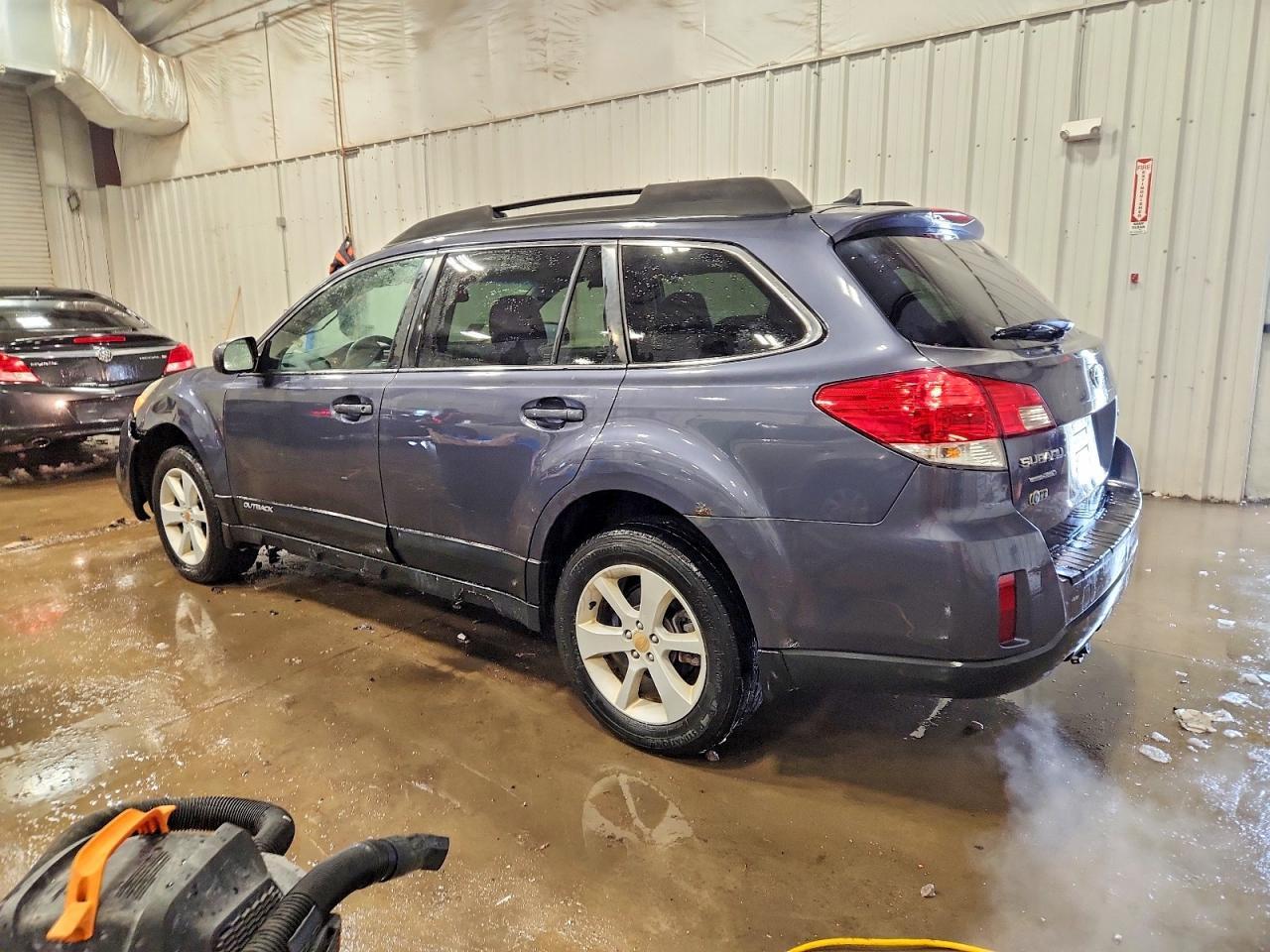 2014 SUBARU Outback