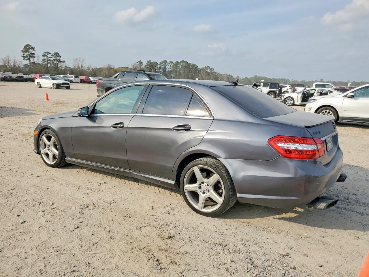 2013 MERCEDES-BENZ E-Class