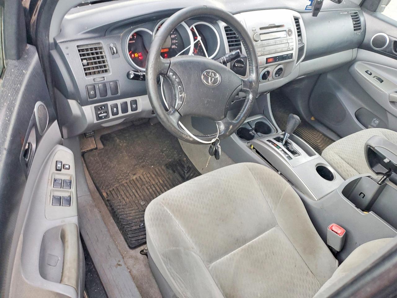 2011 TOYOTA TACOMA