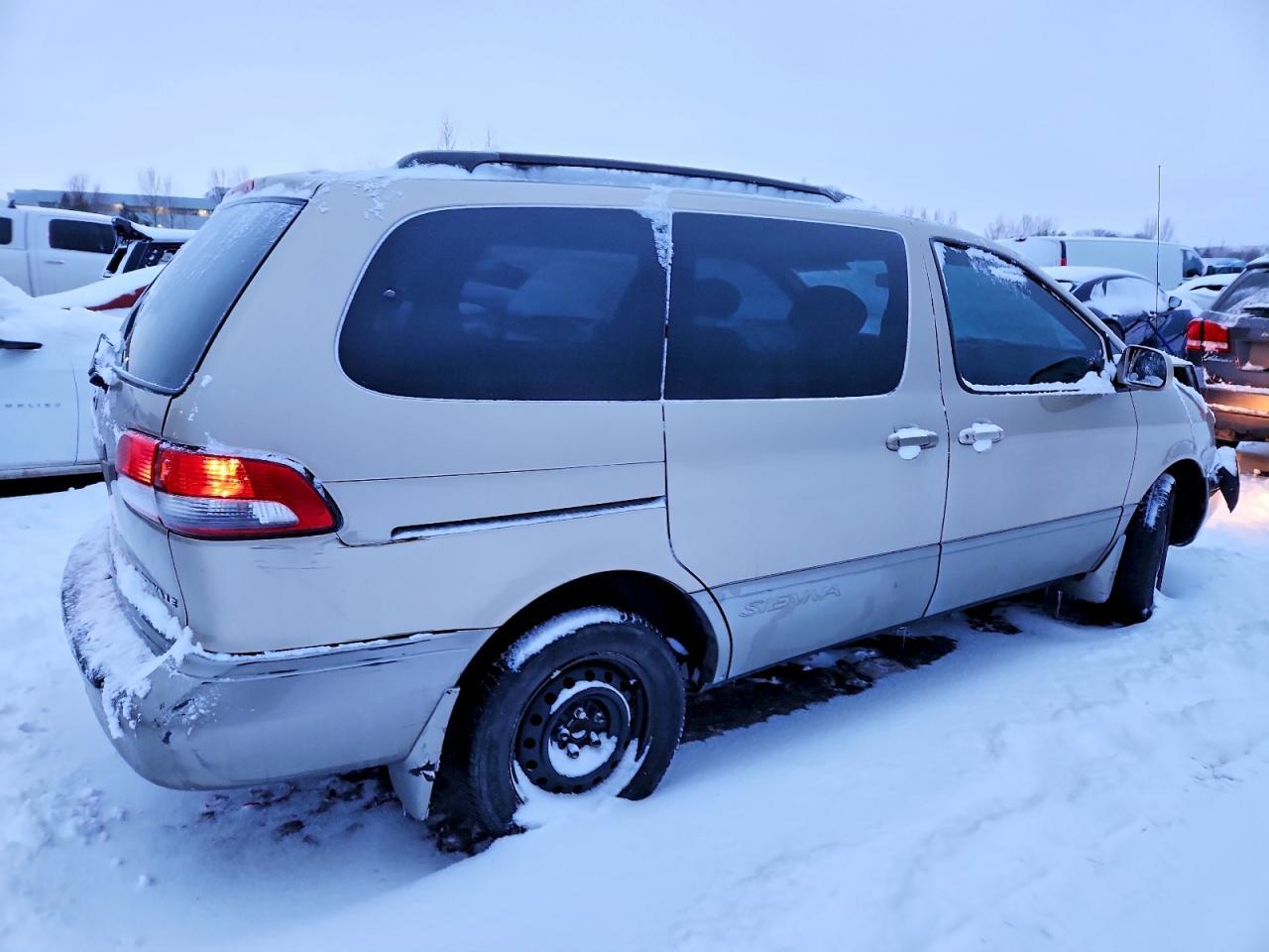 2003 TOYOTA SIENNA