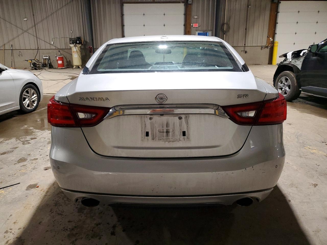 2016 NISSAN Maxima