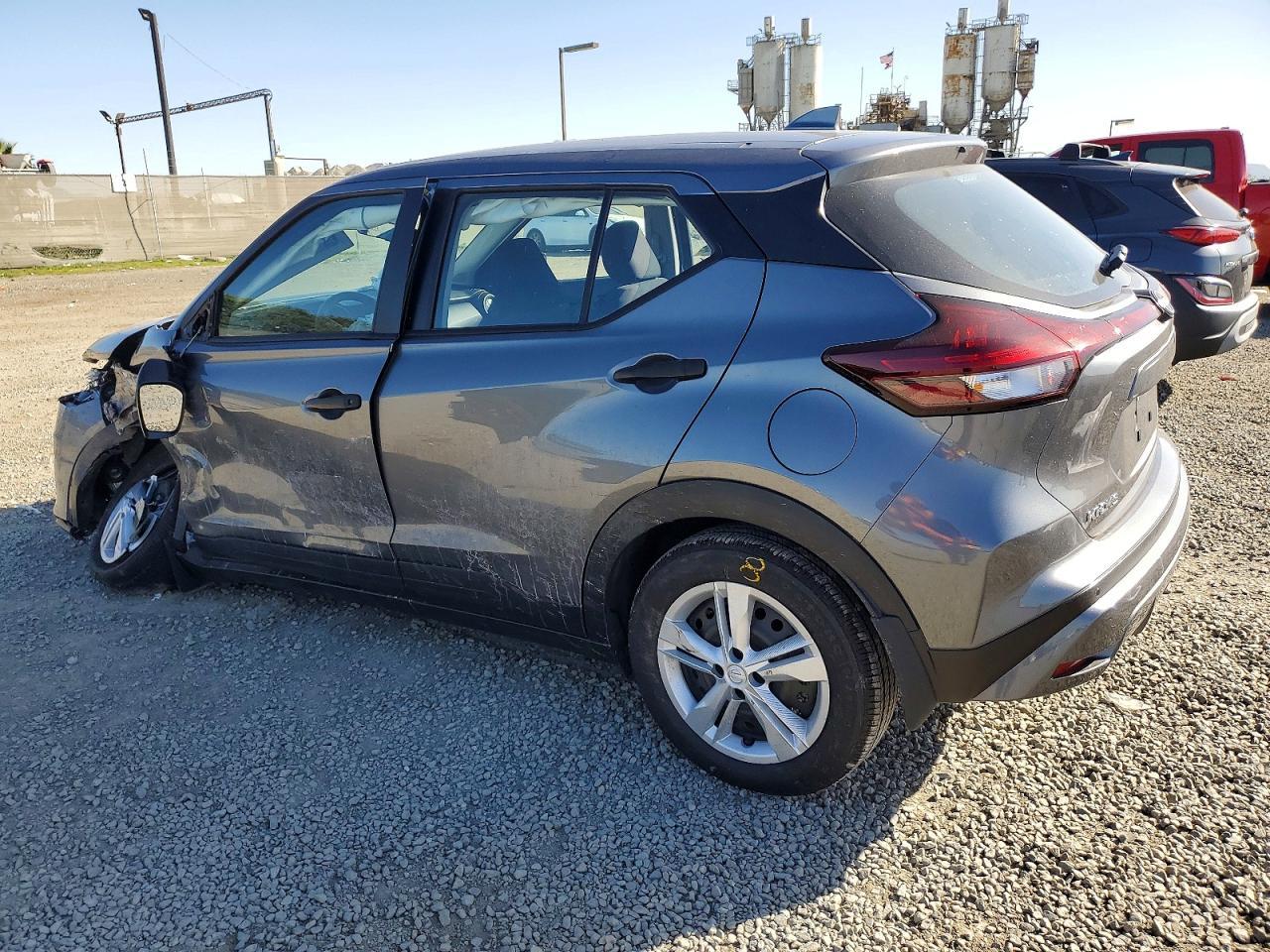 2024 NISSAN KICKS
