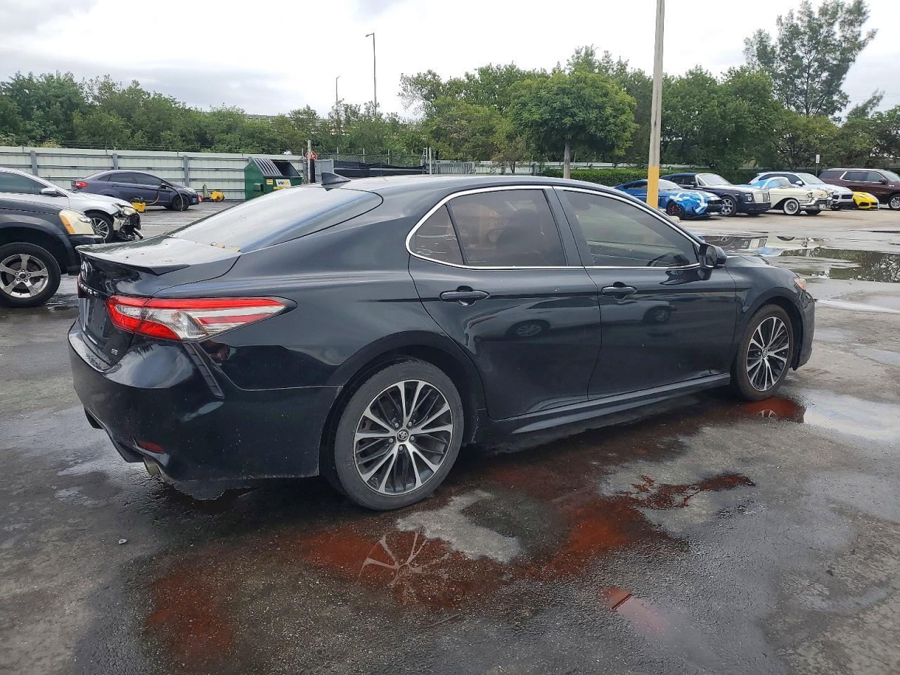 2019 TOYOTA CAMRY