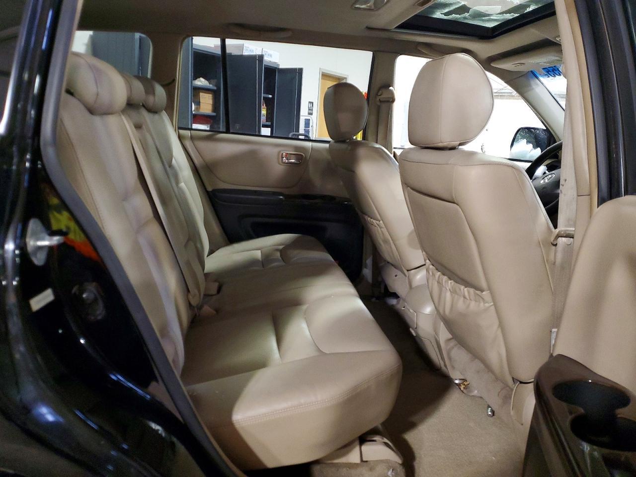 2002 TOYOTA HIGHLANDER