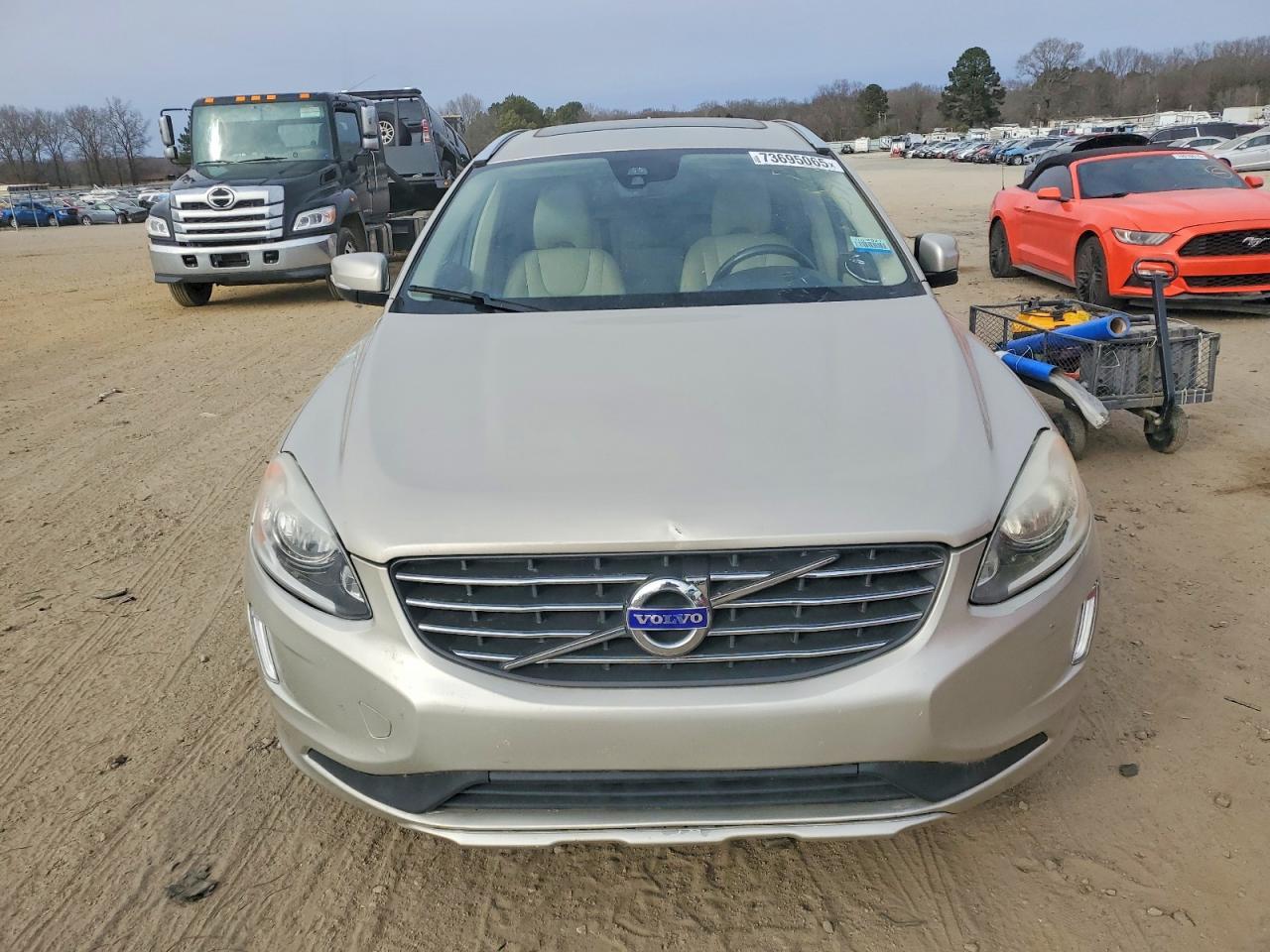 2017 VOLVO XC60