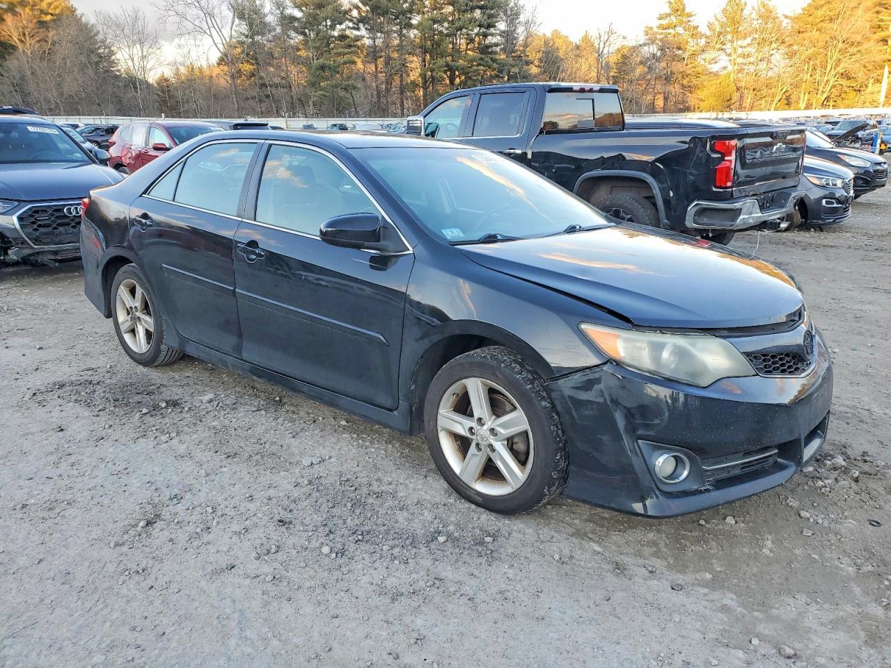 2014 TOYOTA CAMRY