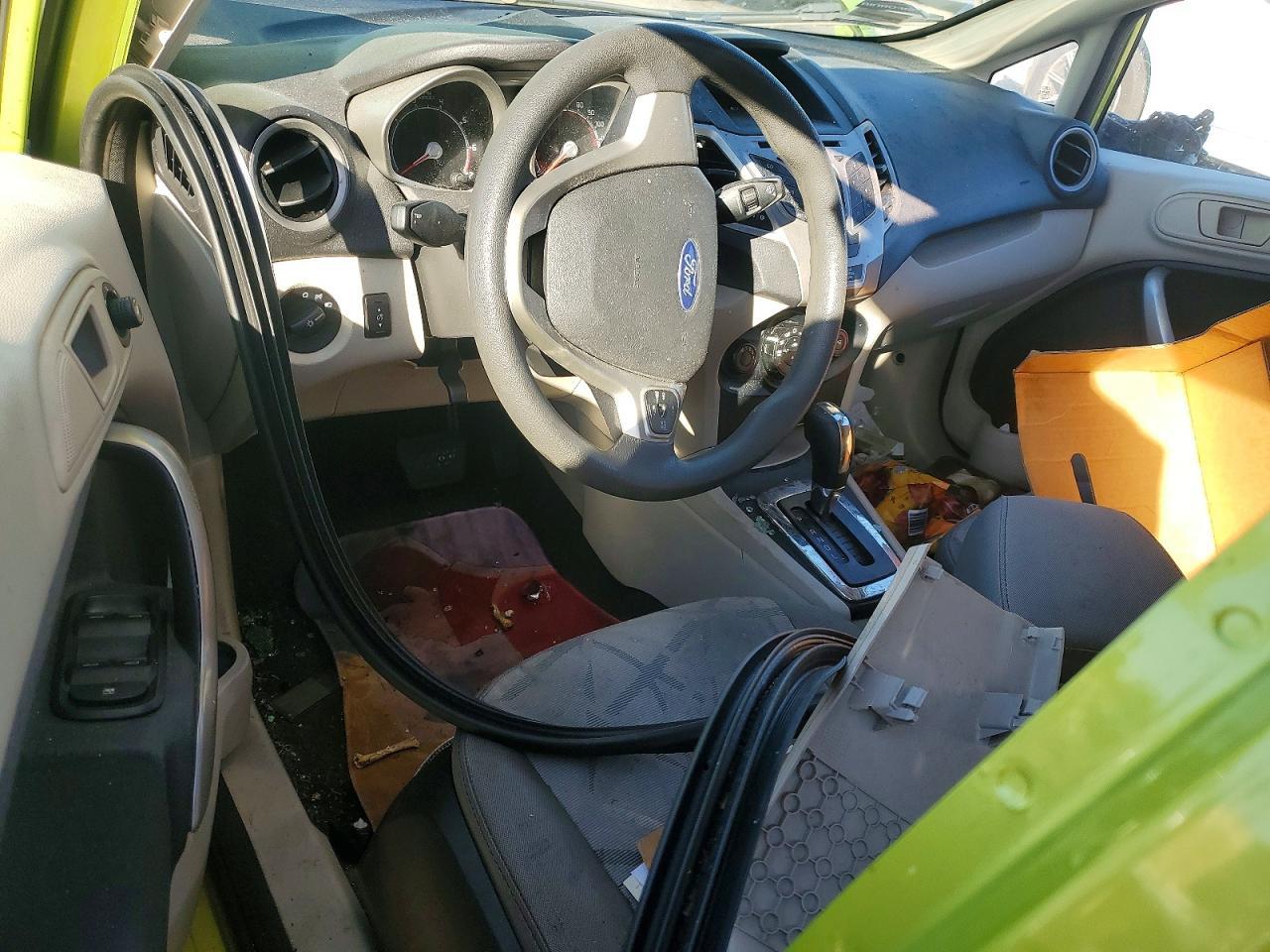 2013 FORD Fiesta