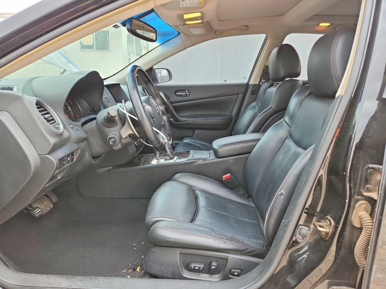 2010 NISSAN Maxima