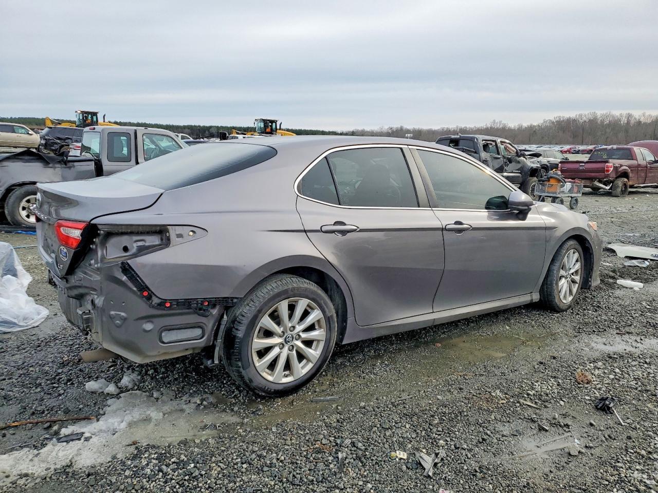 2018 TOYOTA CAMRY