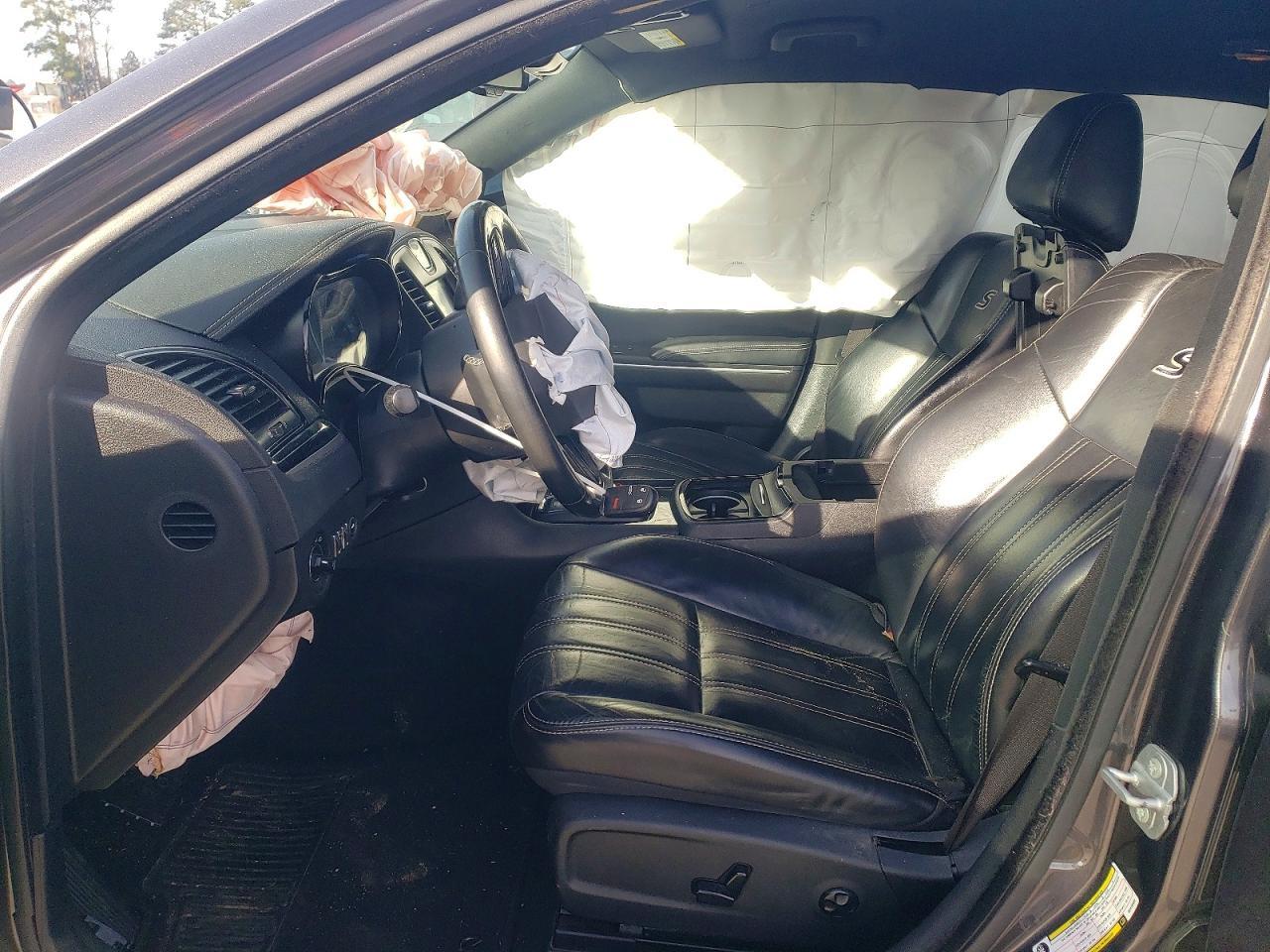 2019 CHRYSLER 300
