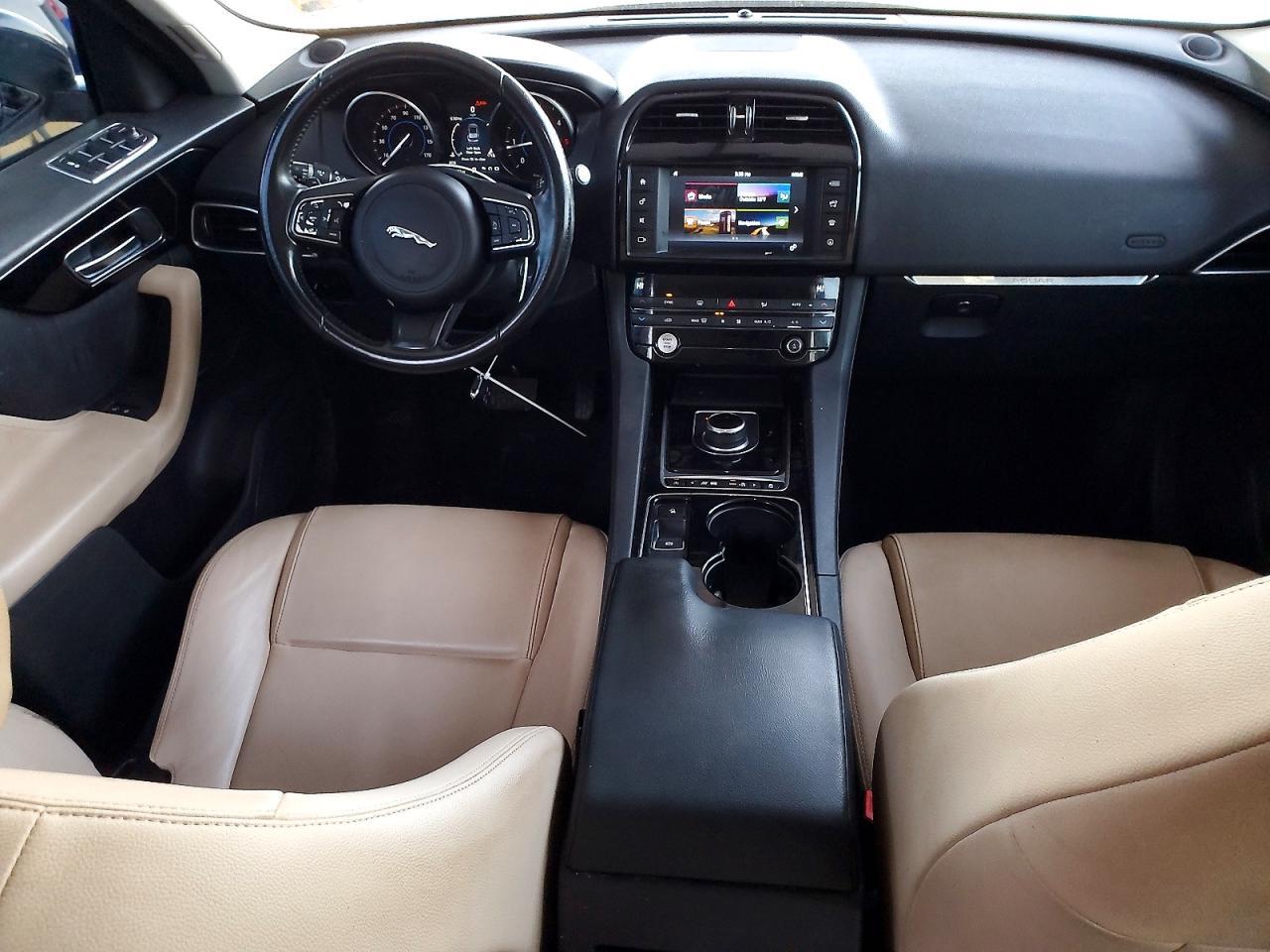 2017 JAGUAR F-Pace