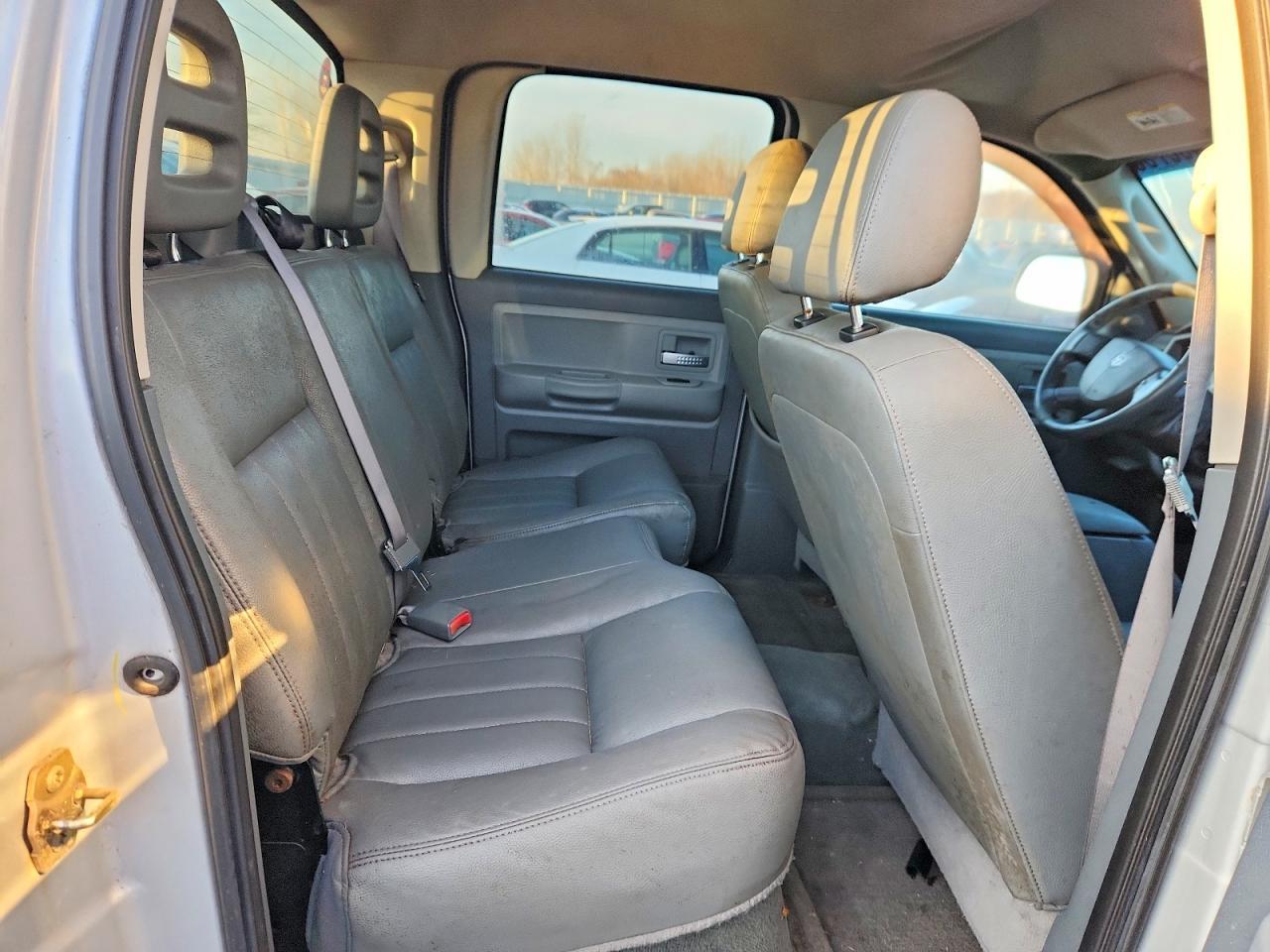 2005 DODGE Dakota