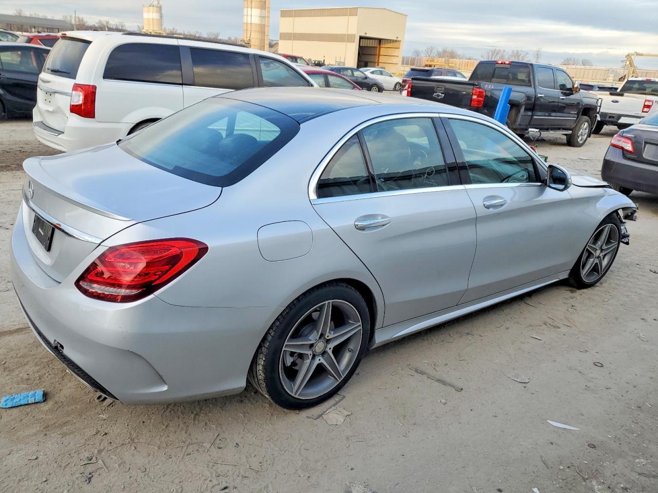 2016 MERCEDES-BENZ C-CLASS