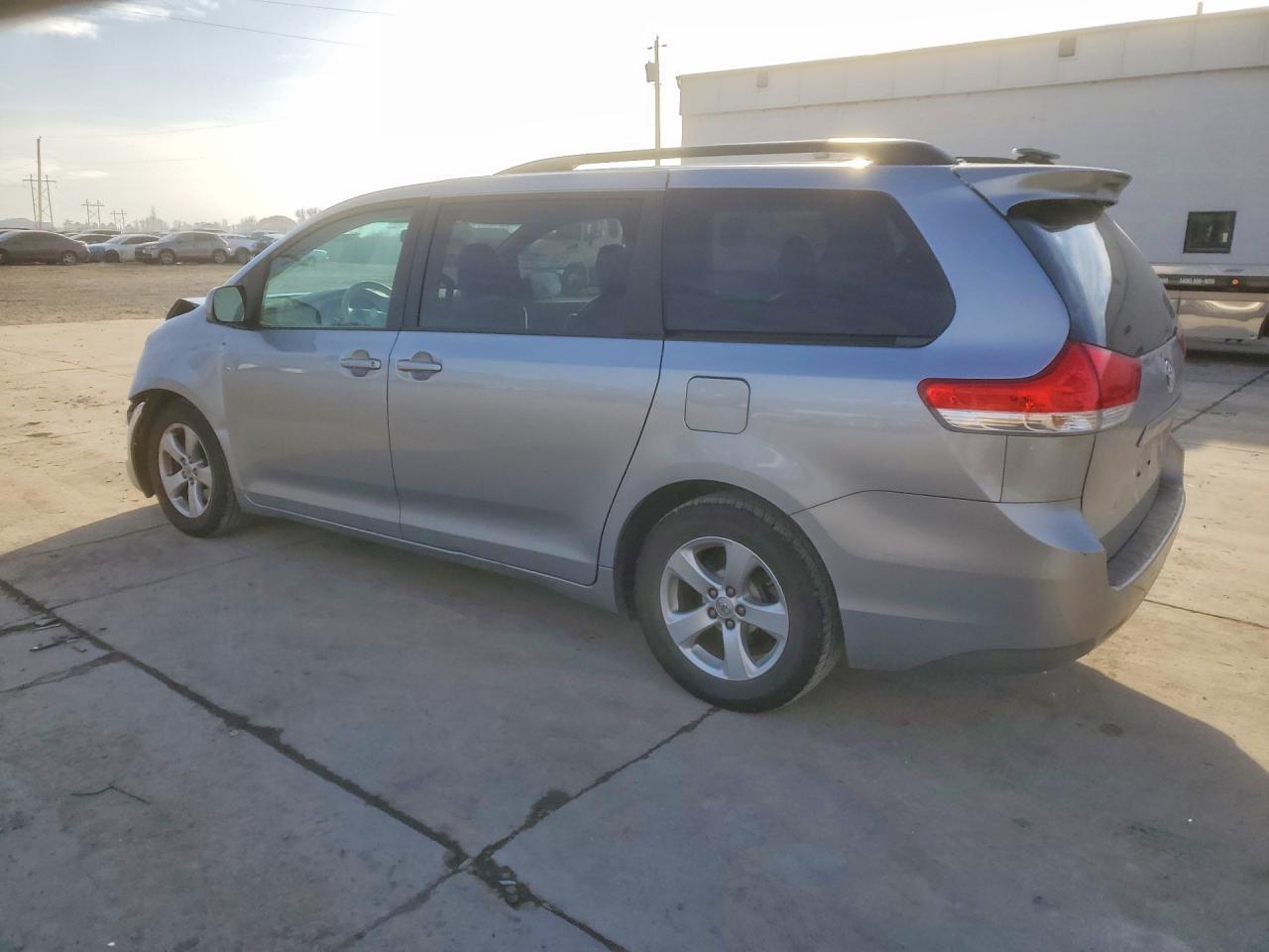 2014 TOYOTA SIENNA