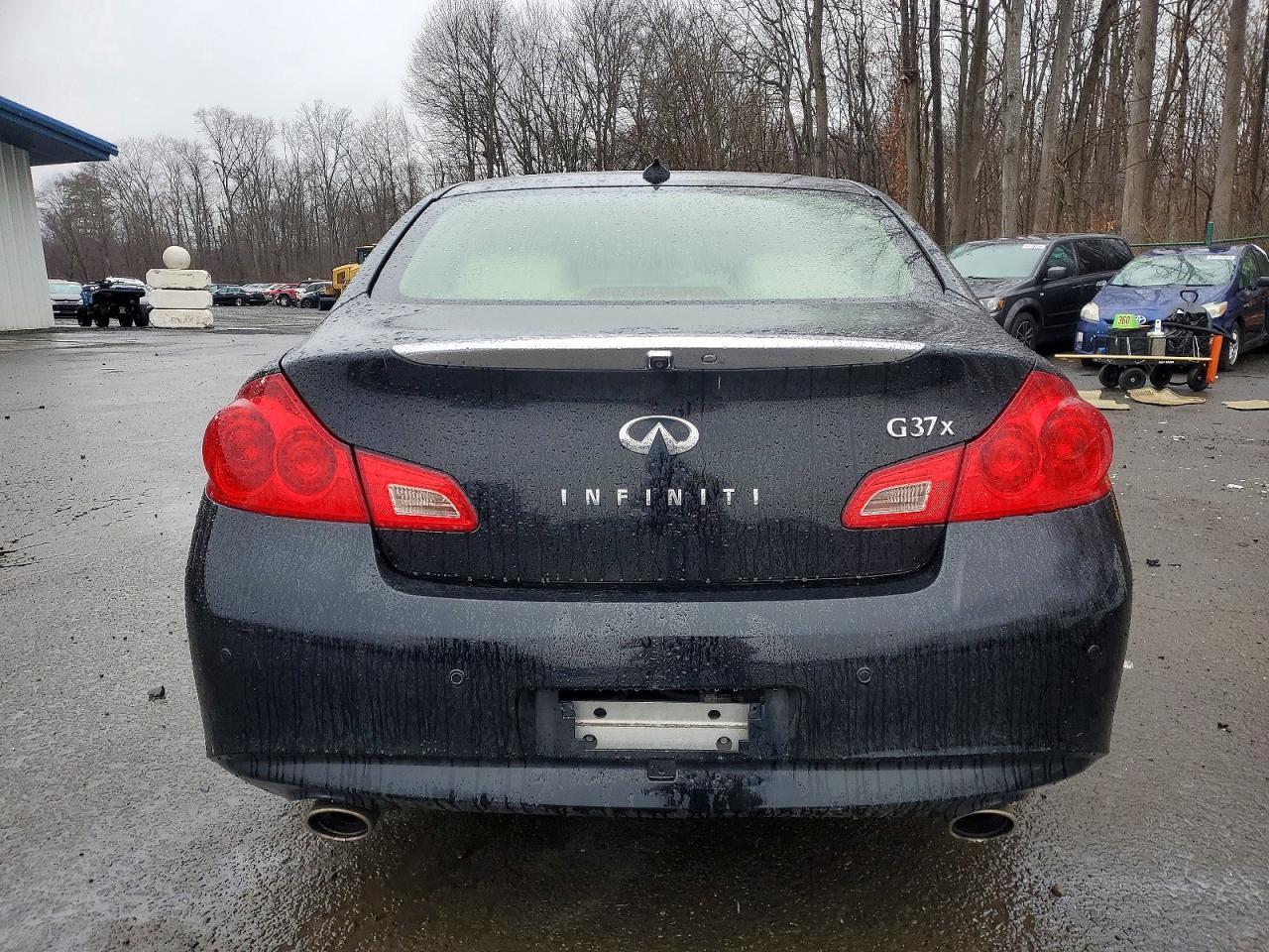 2012 INFINITI G37
