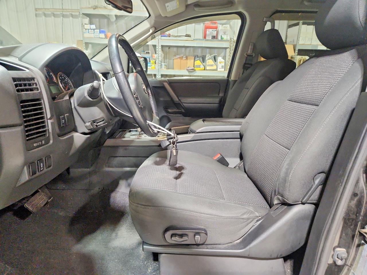 2011 NISSAN Titan