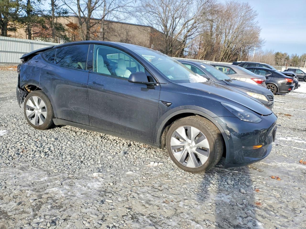 2024 TESLA MODEL Y