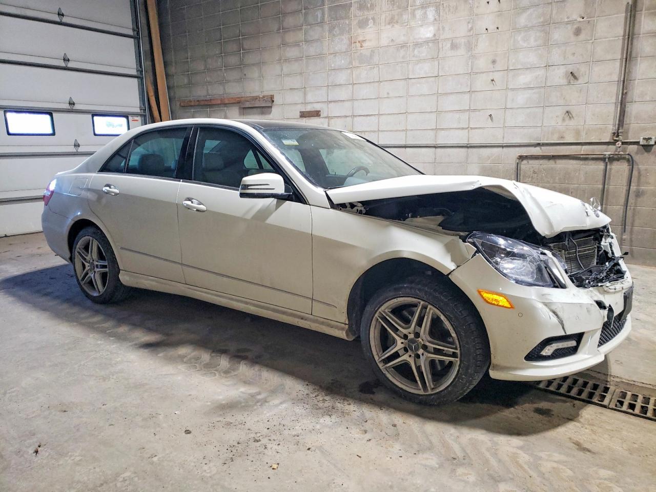 2011 MERCEDES-BENZ E-Class