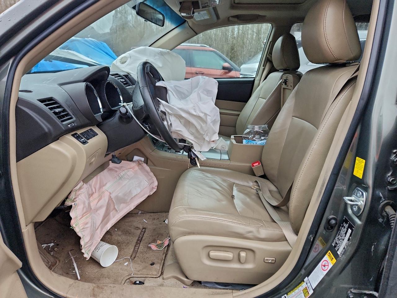 2010 TOYOTA HIGHLANDER