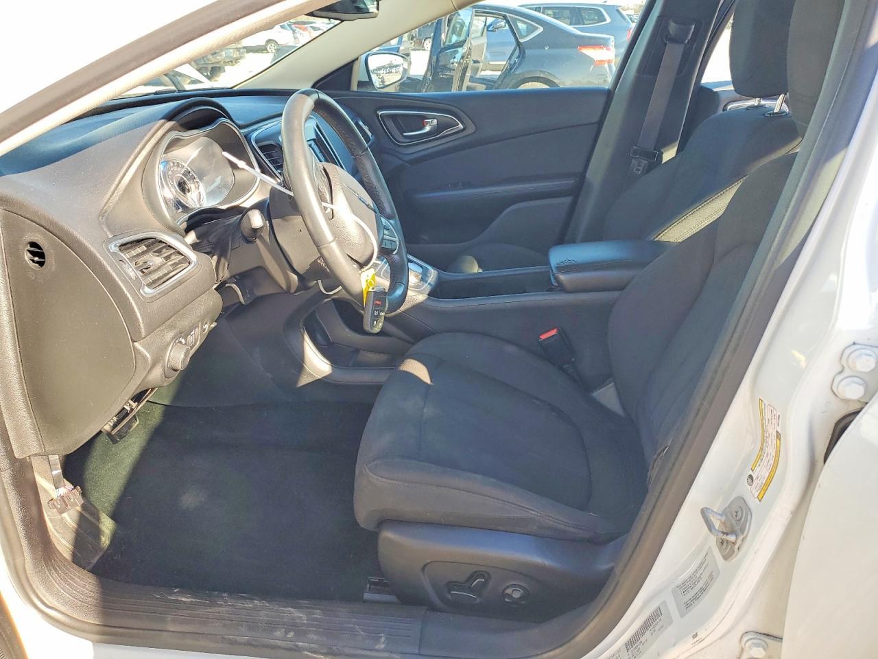 2016 CHRYSLER 200