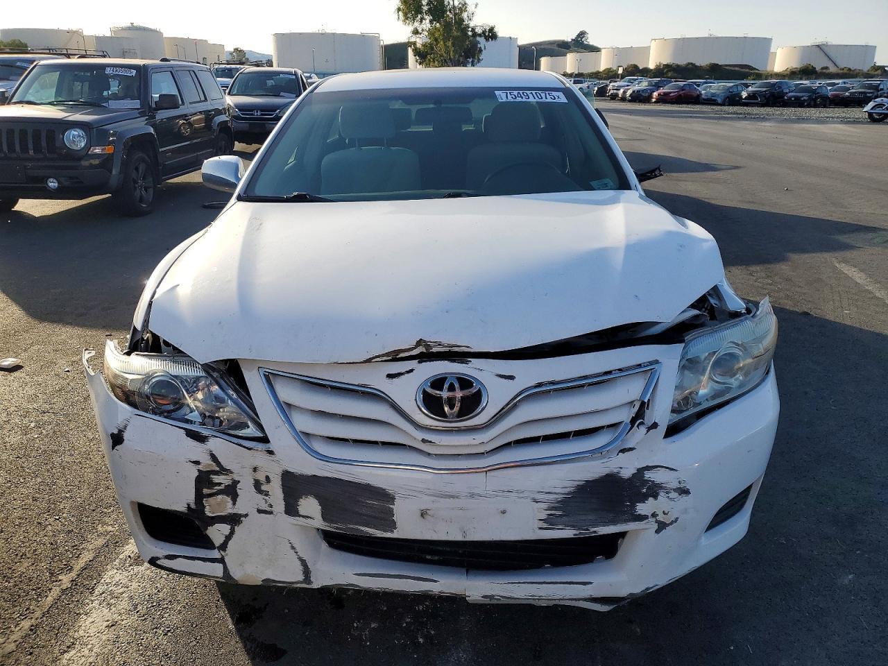 2011 TOYOTA CAMRY