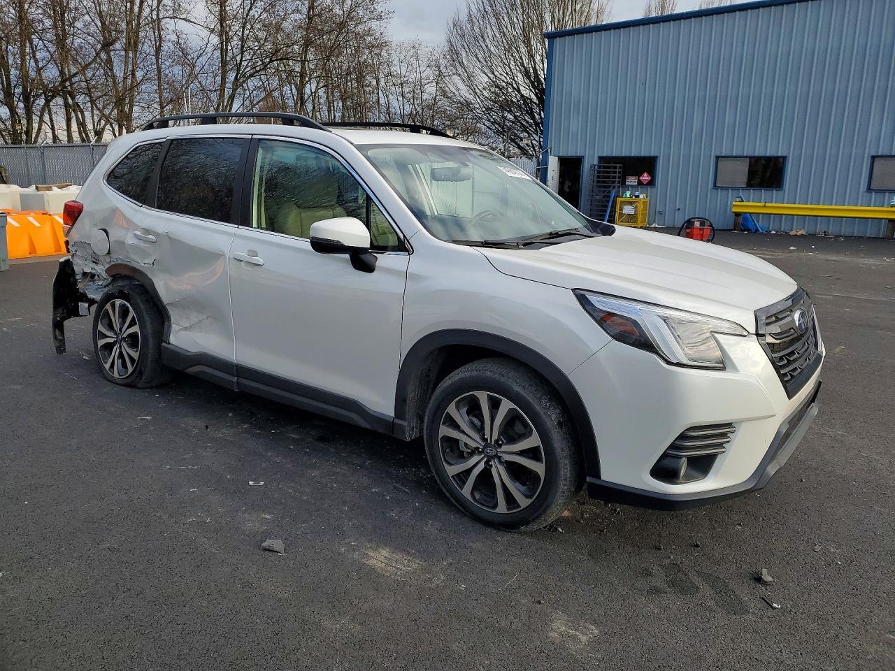2022 SUBARU FORESTER
